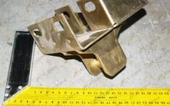 Кронштейн гидрозамка кабины правый верхний WG1642440041