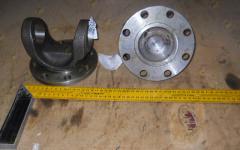 Фланец d-165 крестовины карданного вала d-52 8 отверстий HOWO 26013314062