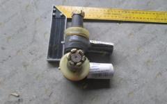 Наконечник рулевого цилиндра правый HOWO AZ9115470024