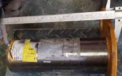 Палец крепления цилиндра ковша задний d=90 L=254 LG863N 30810016941/LG863S.10.07