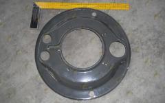 Щиток (пыльник) переднего тормоза  880440007