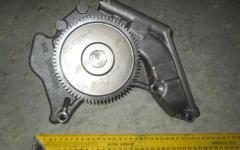 Насос масляный двигателя D12 HOWO A7 VG1246070022