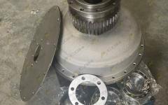 Гидротрансформатор без корпуса CDM855 (оригинал) крепление фланца на болты