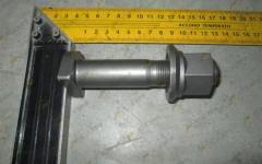 Шпилька + Гайка заднего колеса HOWO AZ9112340123/WG9003889160