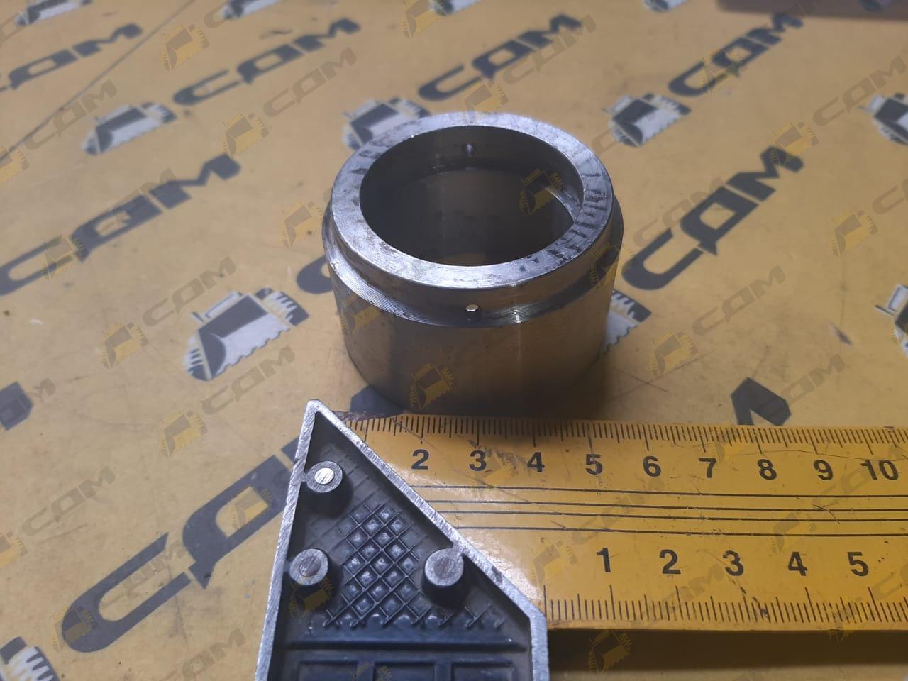 Втулка шестерни задней передачи CDM833 ZL30E.5.1-6