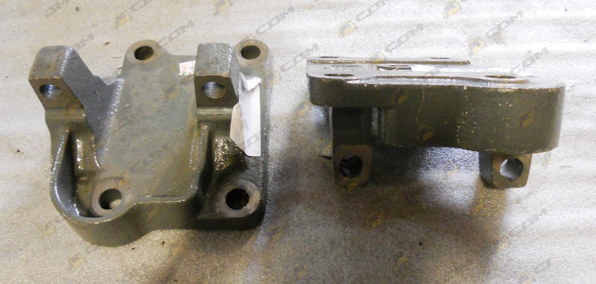 Кронштейн крепления реактивной тяги нижней левый AZ9725520291