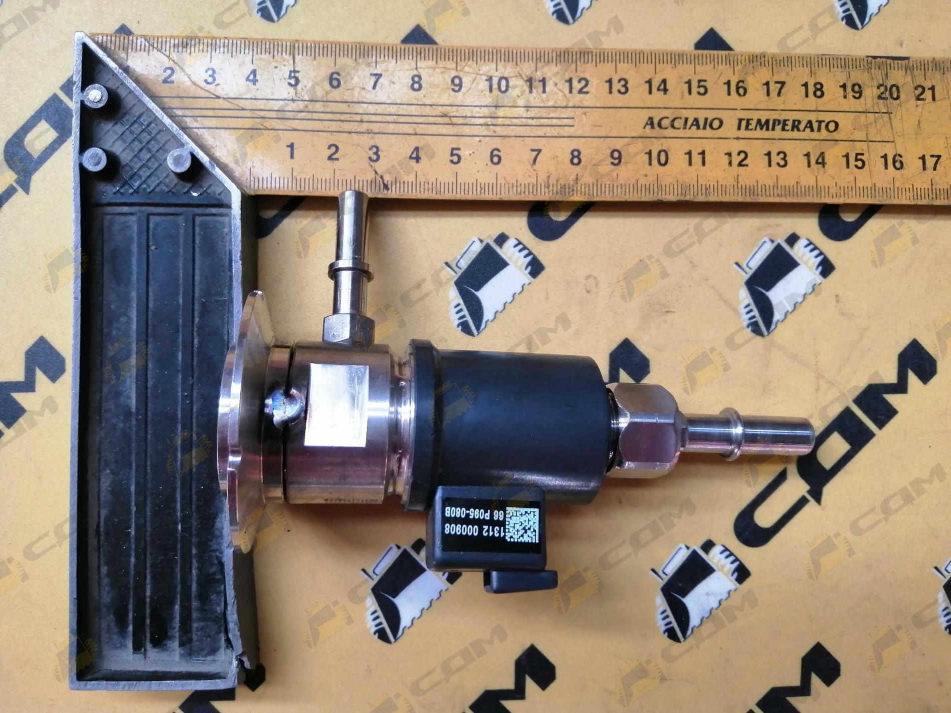 Инжектор мочевины EURO 4 HOWO A7 WG1034120002