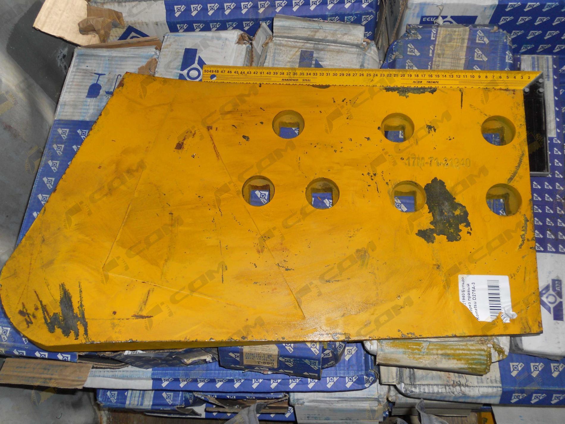 Бокорез правый Komatsu D275А-3 17М-71-21940 22Y-82-00003