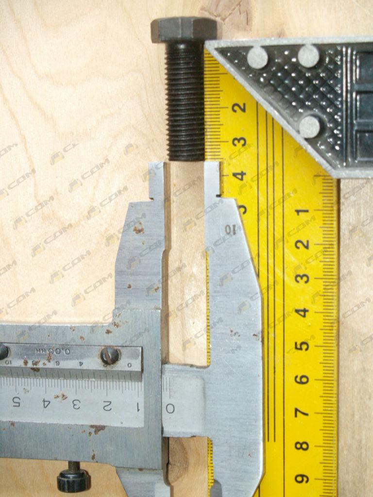 Болт крепления опоры задней двигателя М12х35 HOWO 1747081282