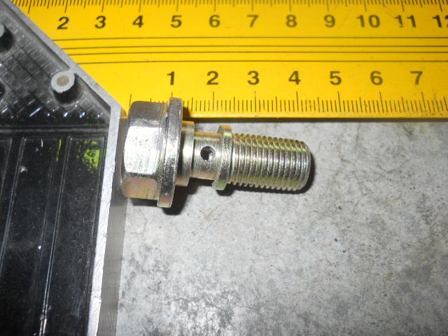 Болт обратно-топливной трубки (Euro 3) 90003962621