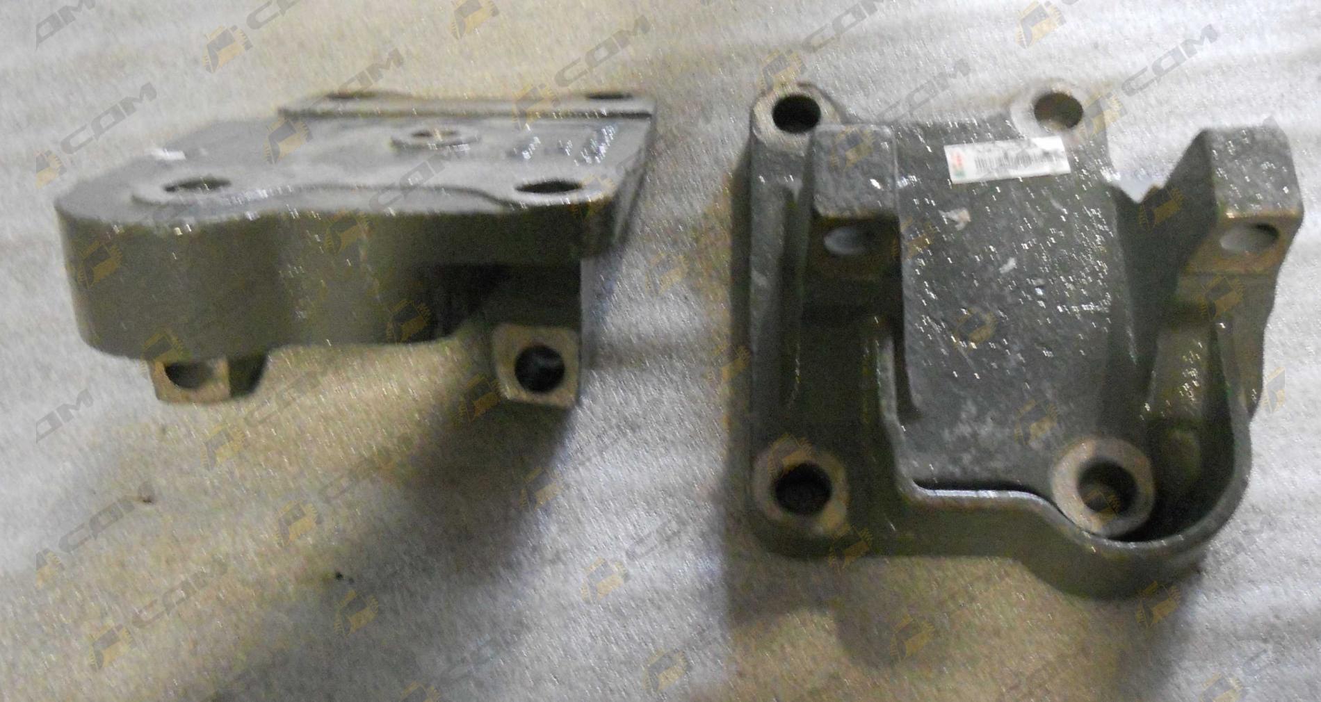 Кронштейн крепления реактивной тяги нижней правый AZ9725520290