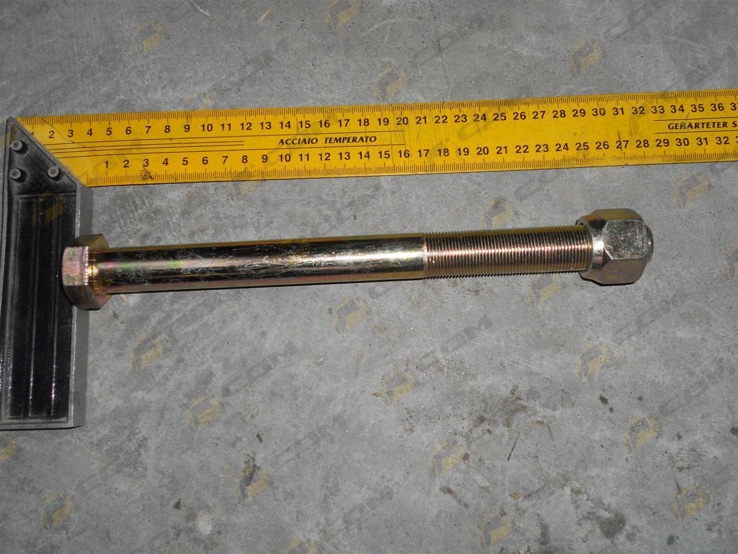 Болт крепления подушки задней рессоры М22х280 HOWO Q151B22280TF2