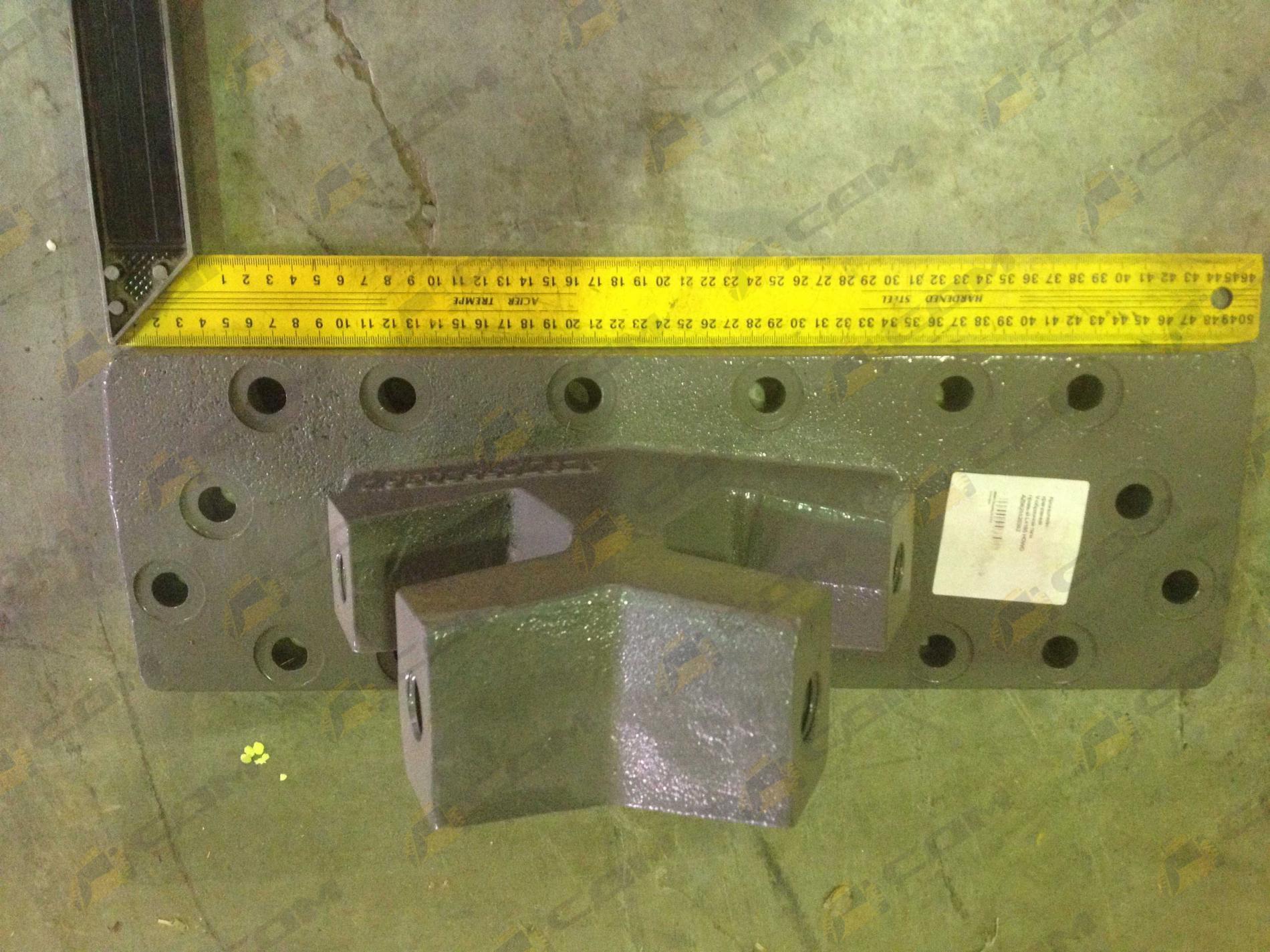 Кронштейн крепления V-образной тяги правый L=165 HOWO AZ9625520362