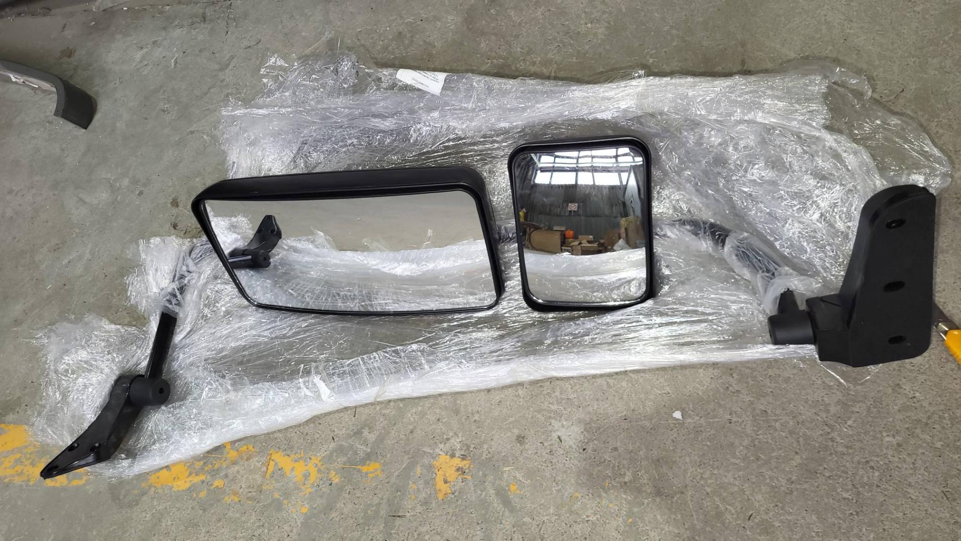 Зеркало заднего вида правое HOWO WG1642770102