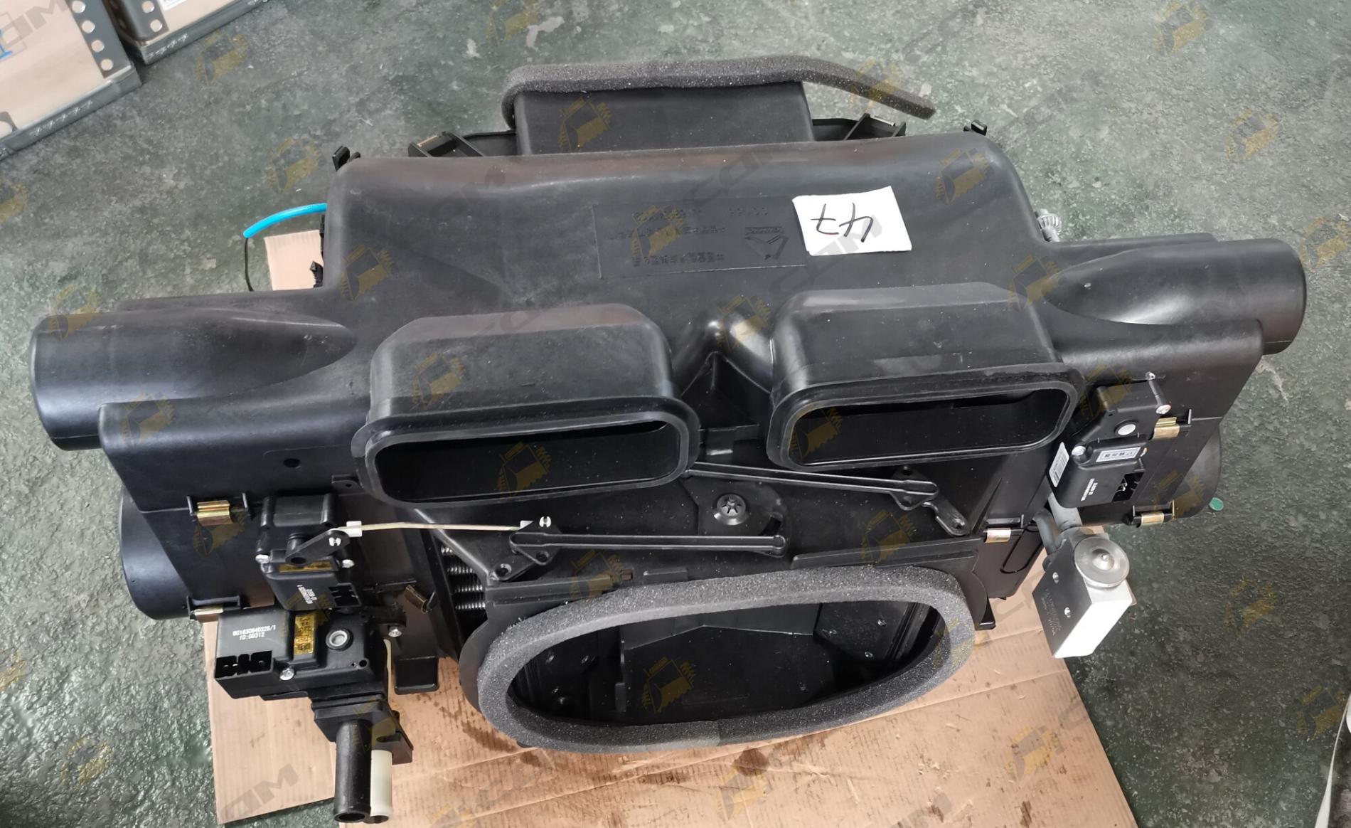 Отопитель салона в сборе HOWO AZ1630840302