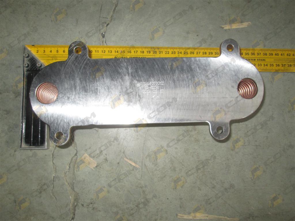 Радиатор масляный (теплообменник) D12 HOWO A7 VG1246070012