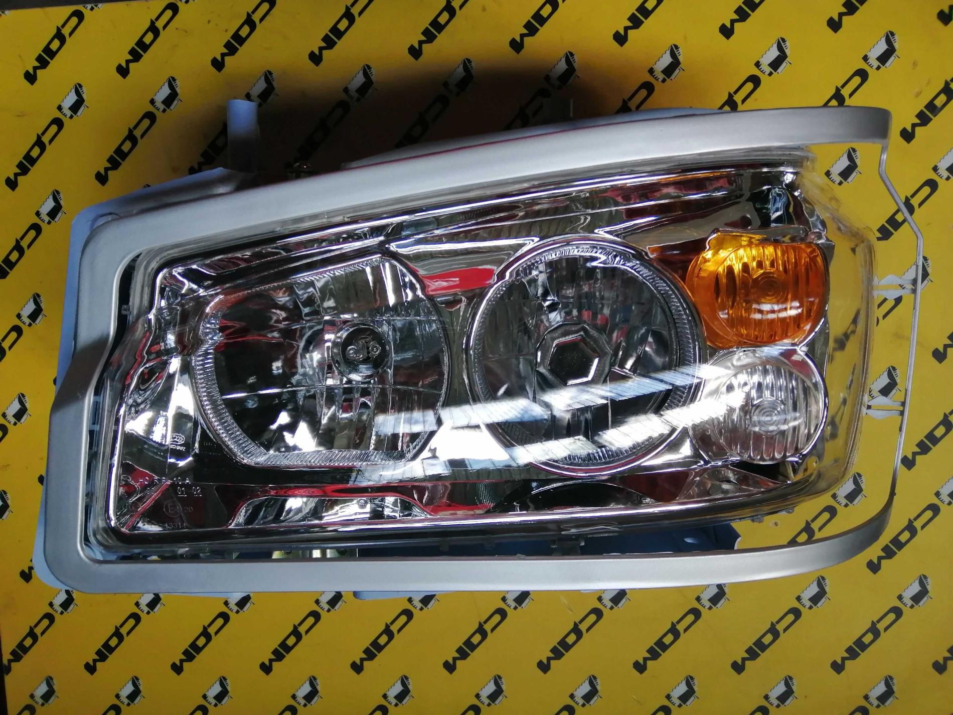 Фара передняя левая HOWO WG9719720001/3