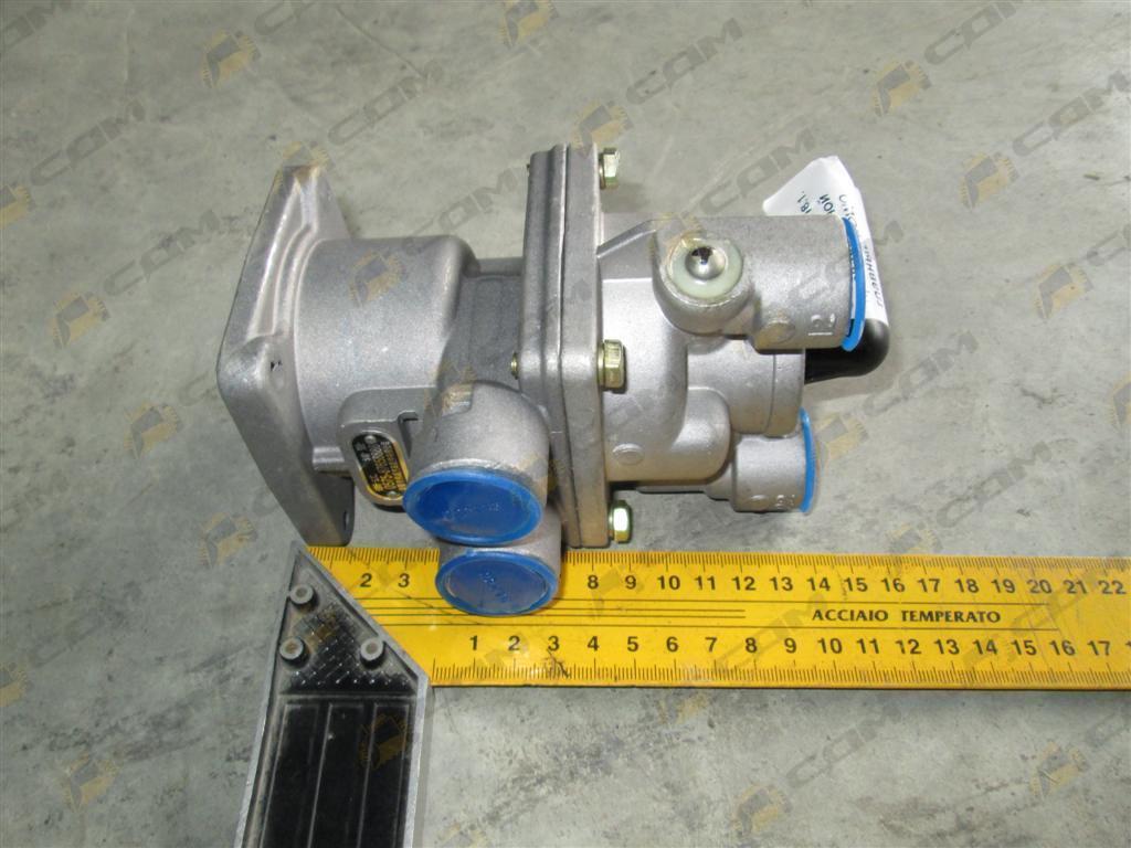 Кран тормозной главный HOWO (2011г.) WG9000360520/2