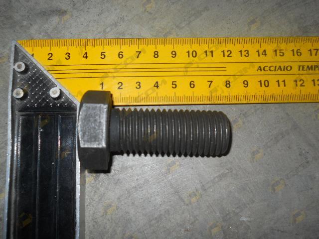 Болт М24х3,0х60 крепления бокового ножа Solar160 S0574561