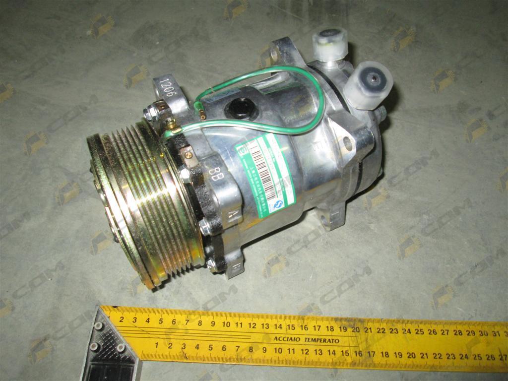 Компрессор кондиционера (ручейковый шкив) Euro 3 HOWO VG1500139001