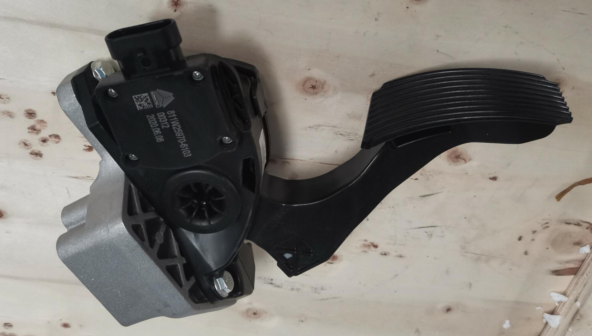 Педаль газа HOWO T5G/C7H SITRAK 811W25970-6103