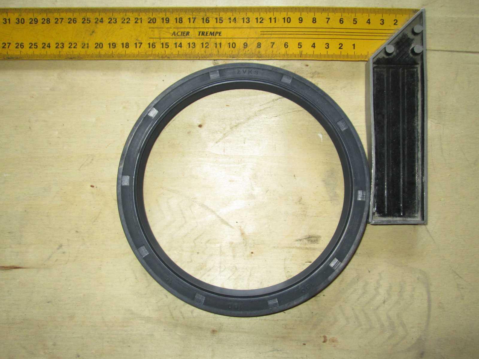 Сальник бортового редуктора 150х180х15 CDM GB/T13871.1