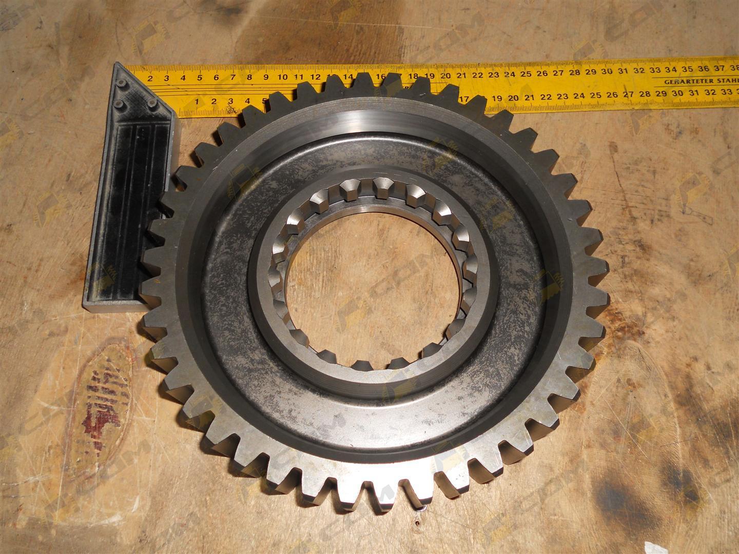 Шестерня понижающей передачи выходного вала демультипликтора Fuller HOWO JS180-1707106