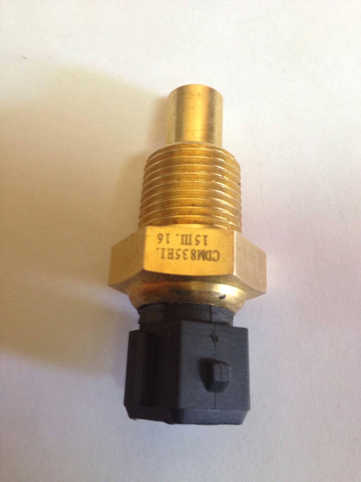 Датчик температуры охлаждающей жидкости в двигателе CDM856/CDM835E CDM835EI.15III.16