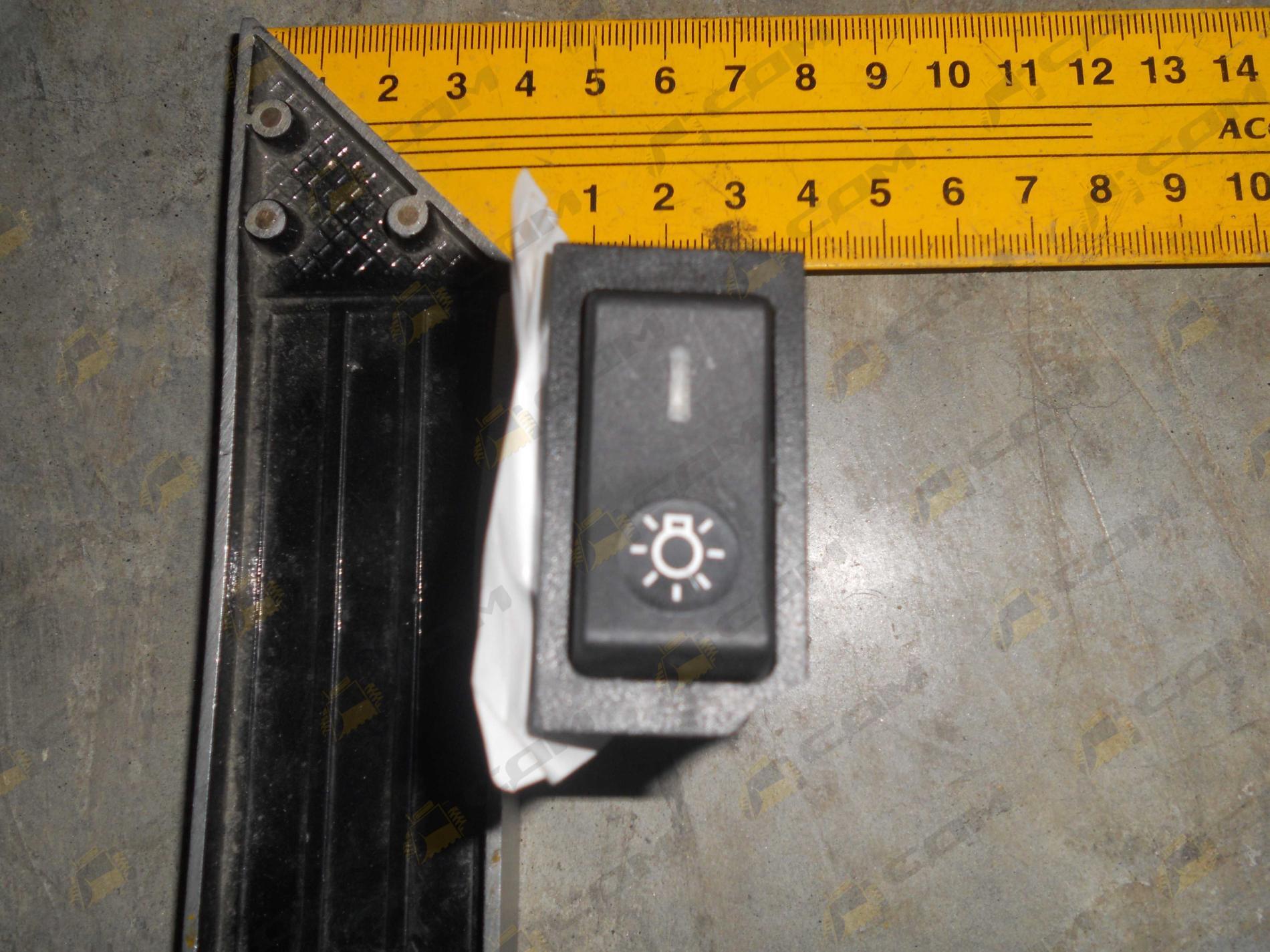 Переключатель габаритных огней HOWO/HOWO-70 WG9719582001/WG9719584001