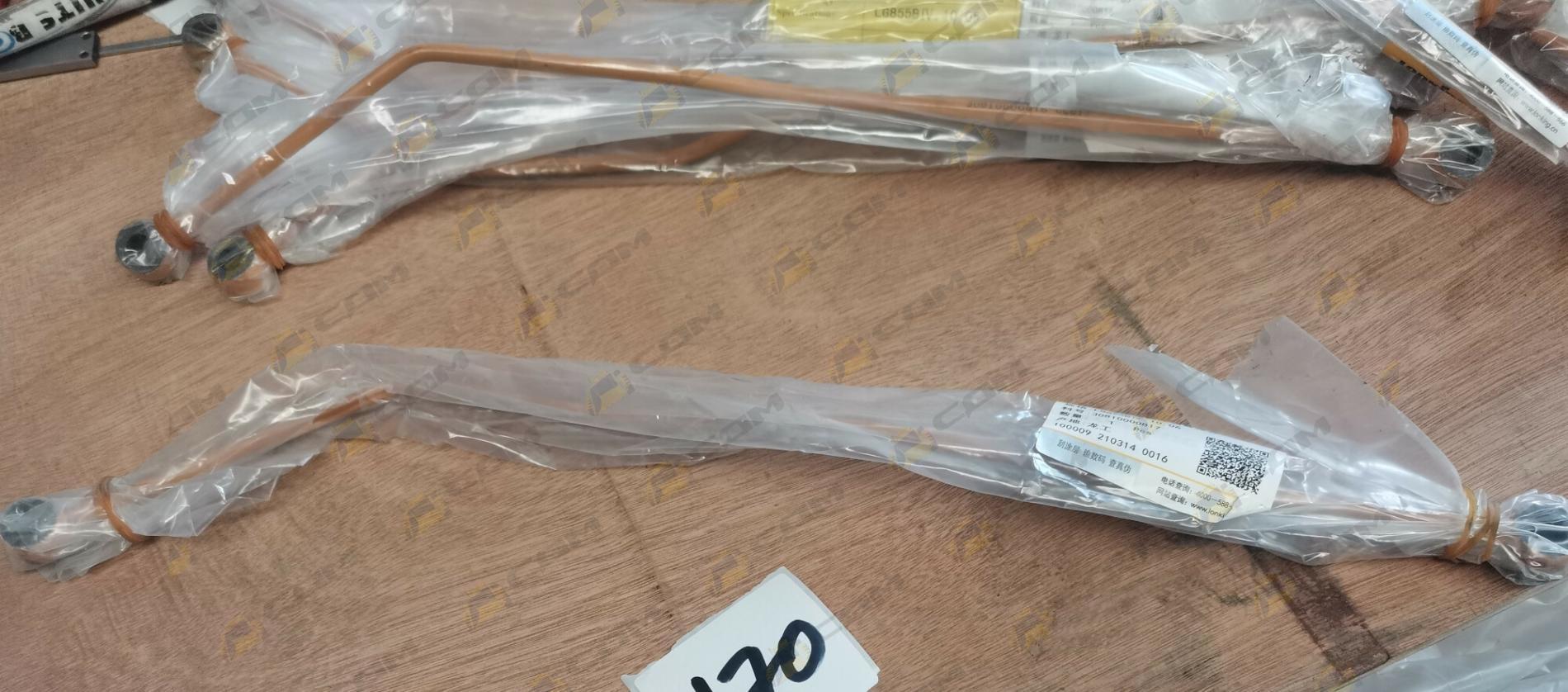 Трубка смазки пальца крепления цилиндра стрелы к раме правая LG855B 30810000817