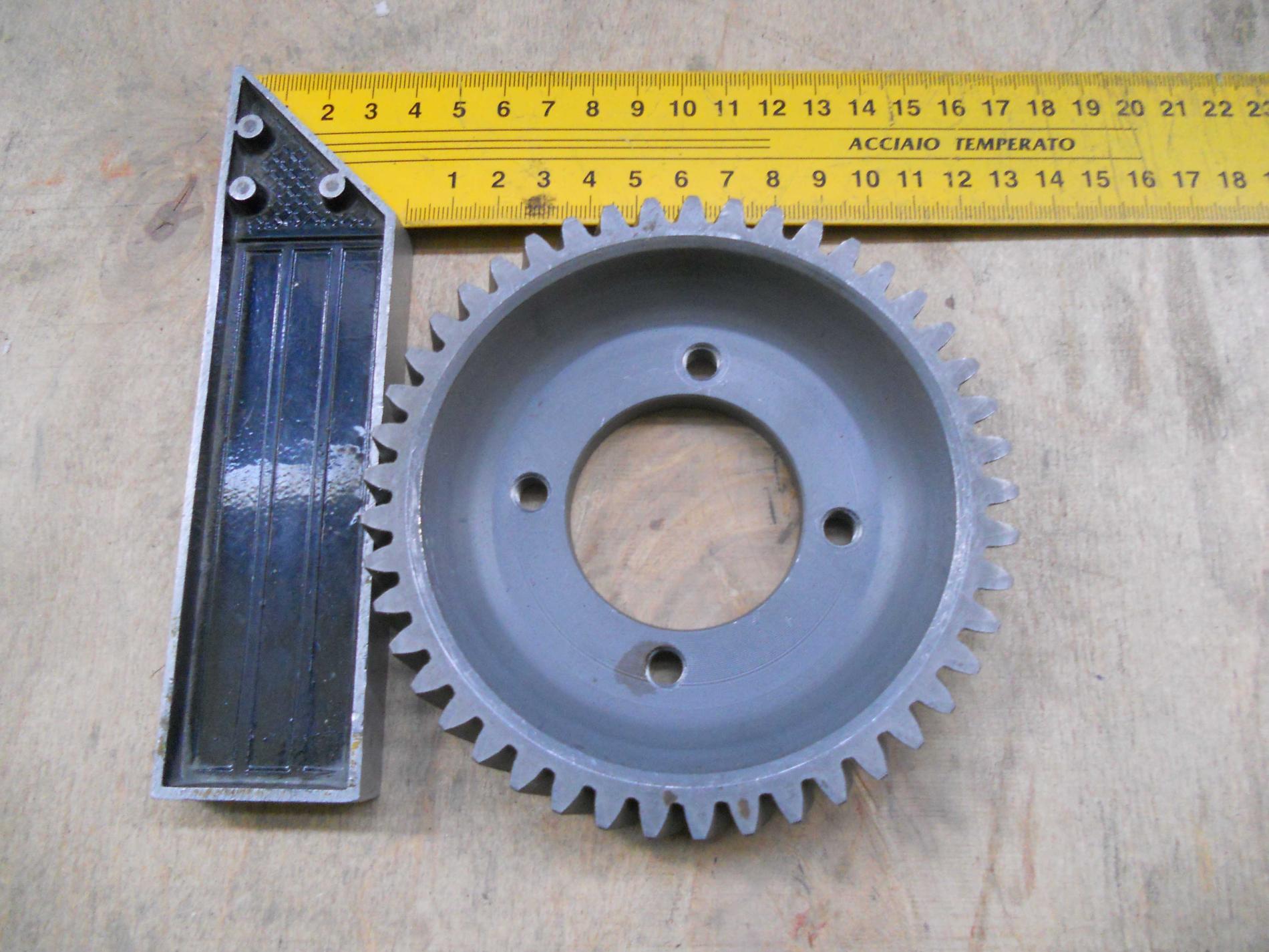 Шестерня масляного насоса TD226B6G 1723638942