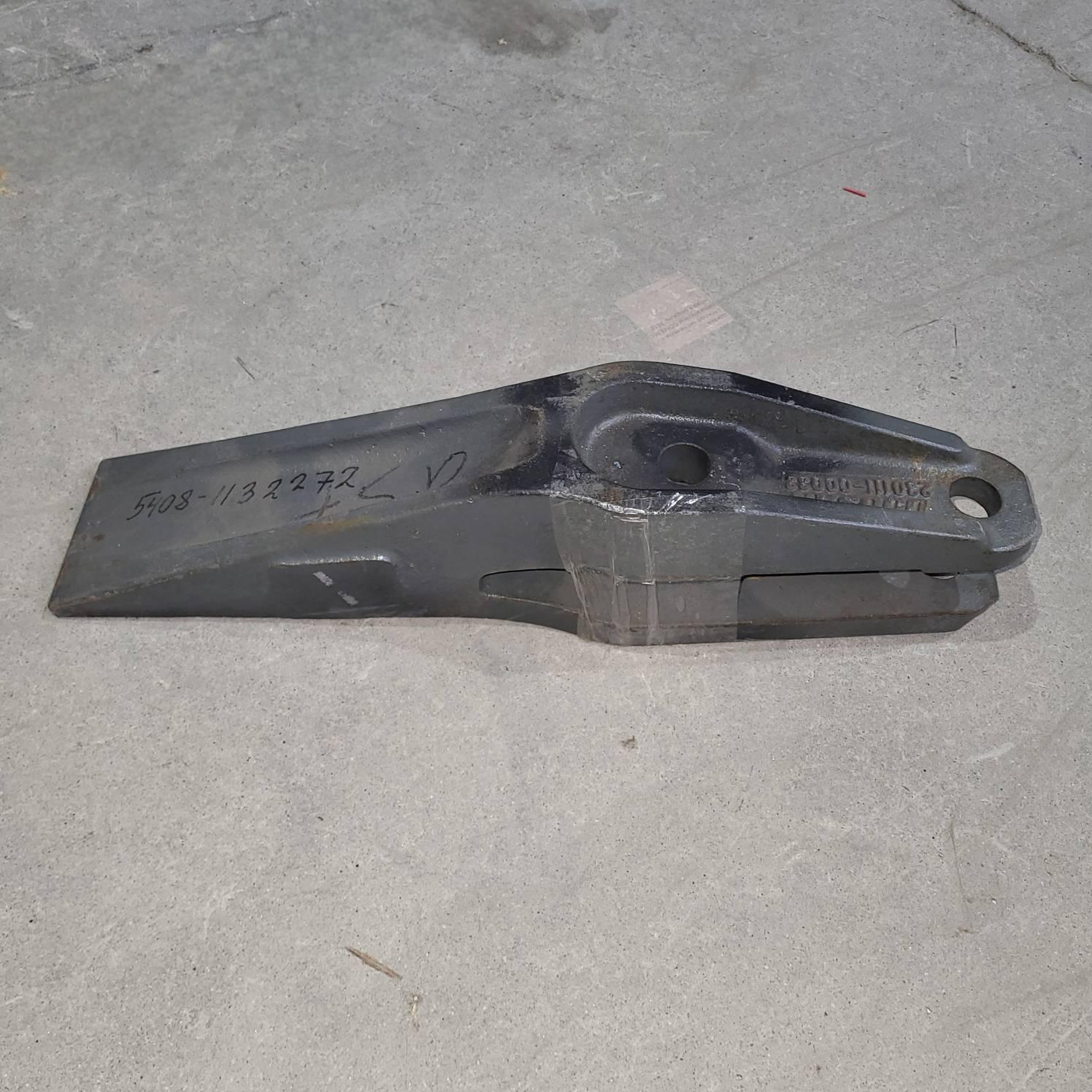 Зуб ковша погрузчика MEGA 4713-1130С Mega 400 230111-00033