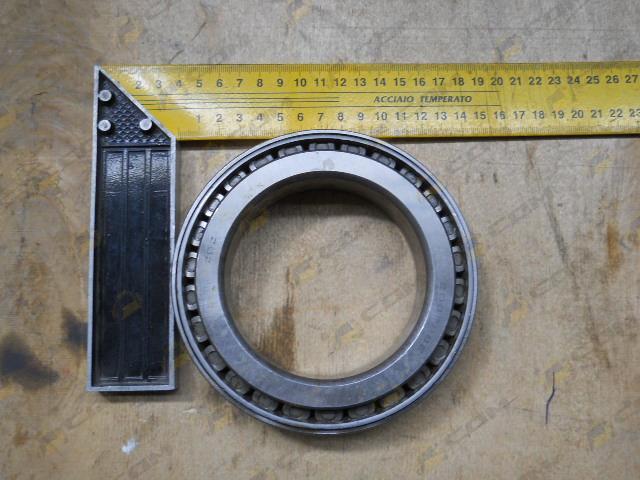 Конический подшипник роликовый 90x140x32 32018