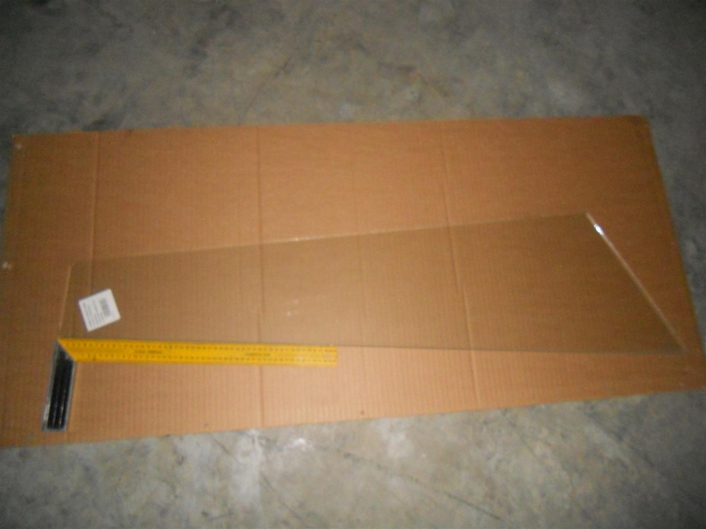 Стекло лобовое боковое 140х340х1020х1170 CDM856 LG856.12-002